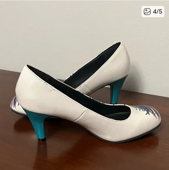 TUK Cream and Purple Heels with peacock feather design - Picture 4 of 5